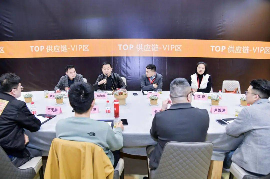 纺蓝海这个月底请走进柯桥窗帘展！j9九游会网址是什么掘金万亿家(图2)